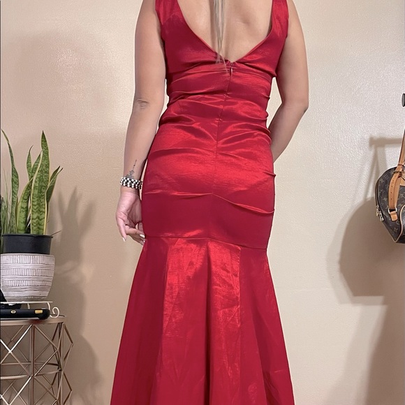 Xscape Red Gown - Picture 11 of 13